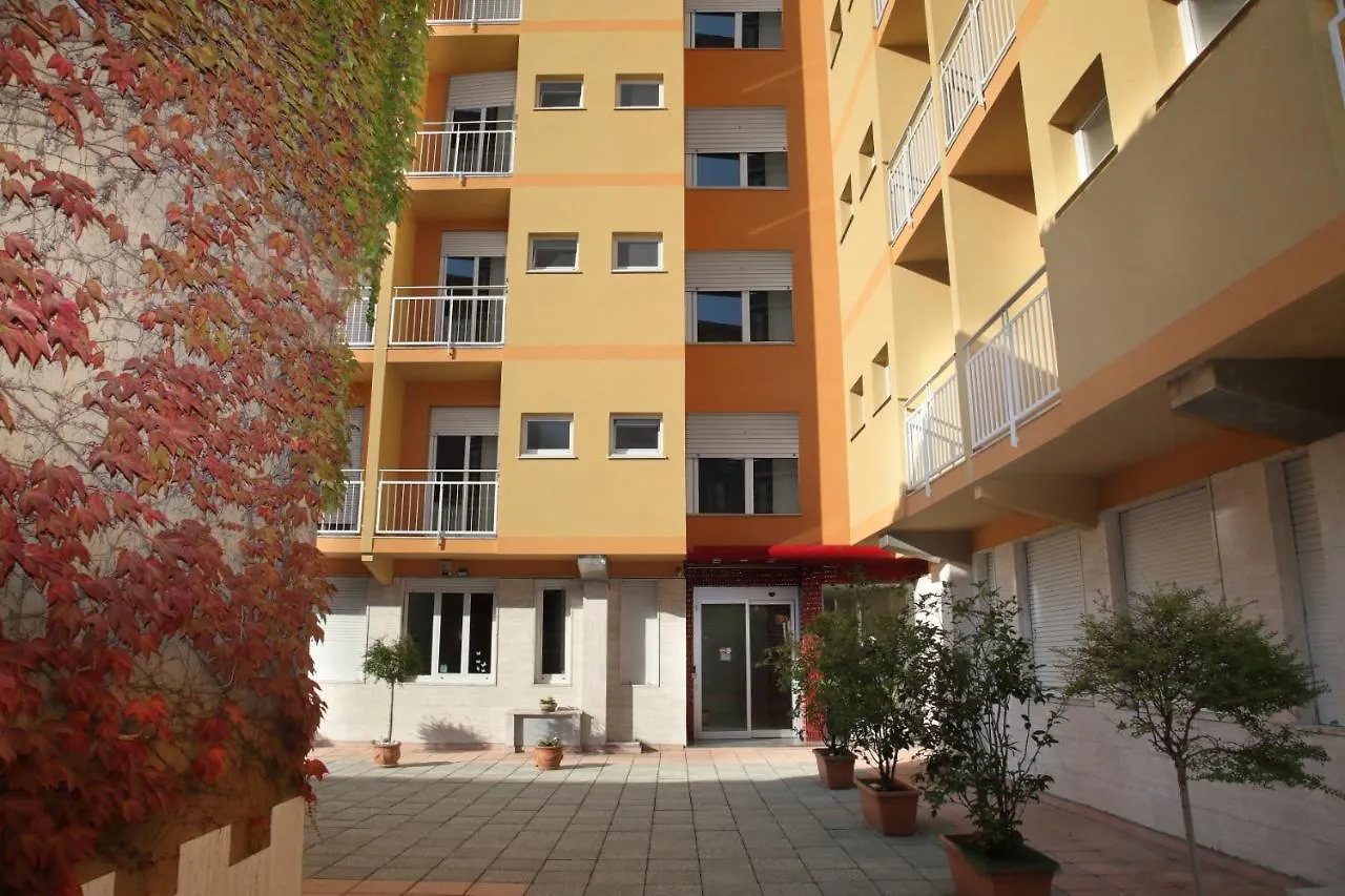 Residence Giusti 6 Milan 2*,  Italy