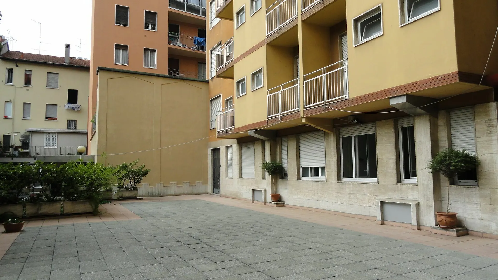Residence Giusti 6 Milan 2*,  Italy